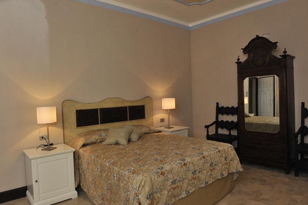 Relais Al Bel San Domenico Bed & Breakfast Alba  Room photo